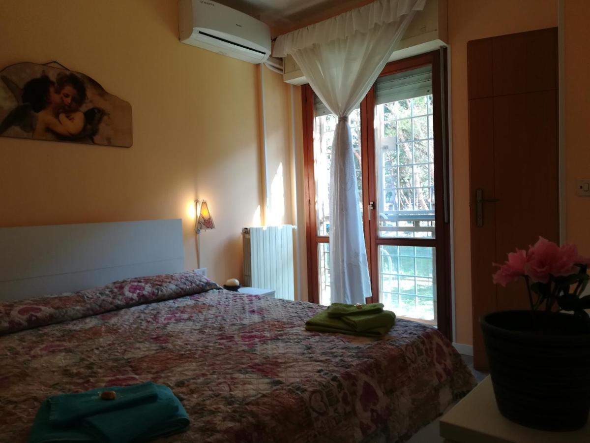 Il Girasole Di Ostia Apartment ภายนอก รูปภาพ